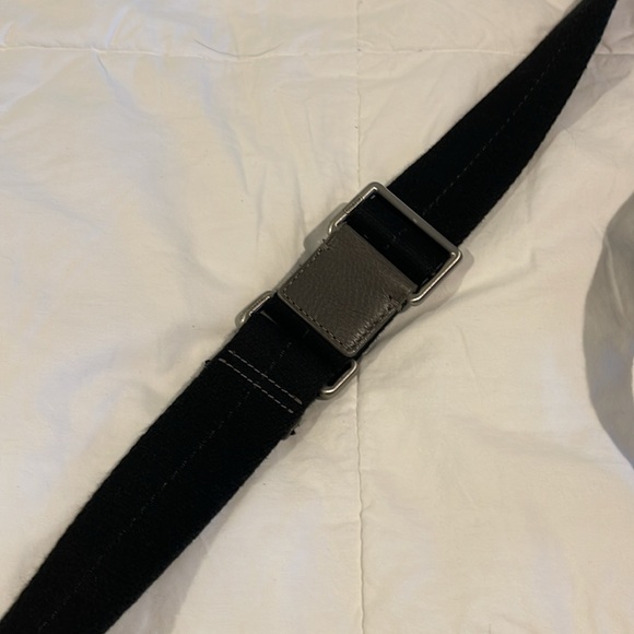 Coach “Camden” Pebbled Leather Unisex Messenger Bag - Picture 16 of 16